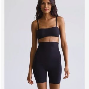 Classic control high waisted shorts